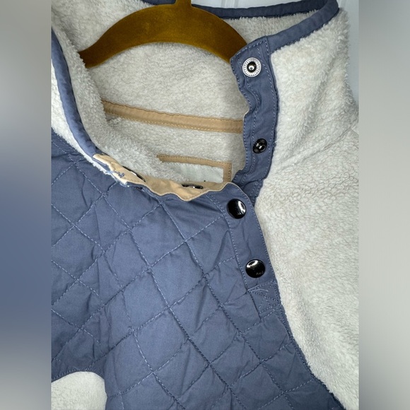 Abercrombie & Fitch Asymmetrical Snap Up Quilted Fleece Sweatshirt - Picture 4 of 7